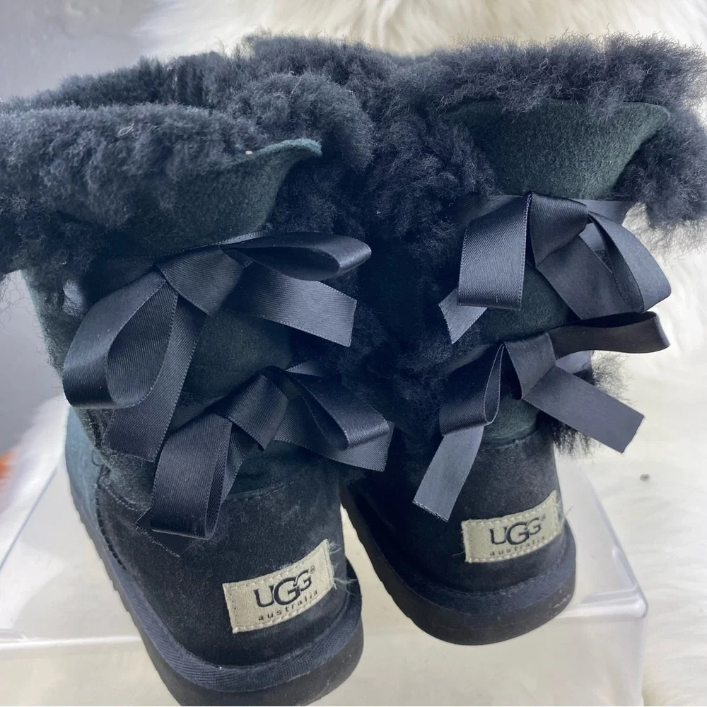 UGG WINTER BOOTS DOBLE BOWS SIZE 6W